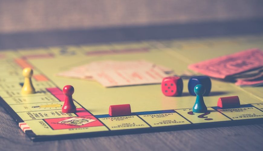 découvrez notre sélection de jeux de société pour tous les âges : stratégie, coopération, ambiance et famille. idéal pour animer vos soirées et partager des moments ludiques inoubliables !